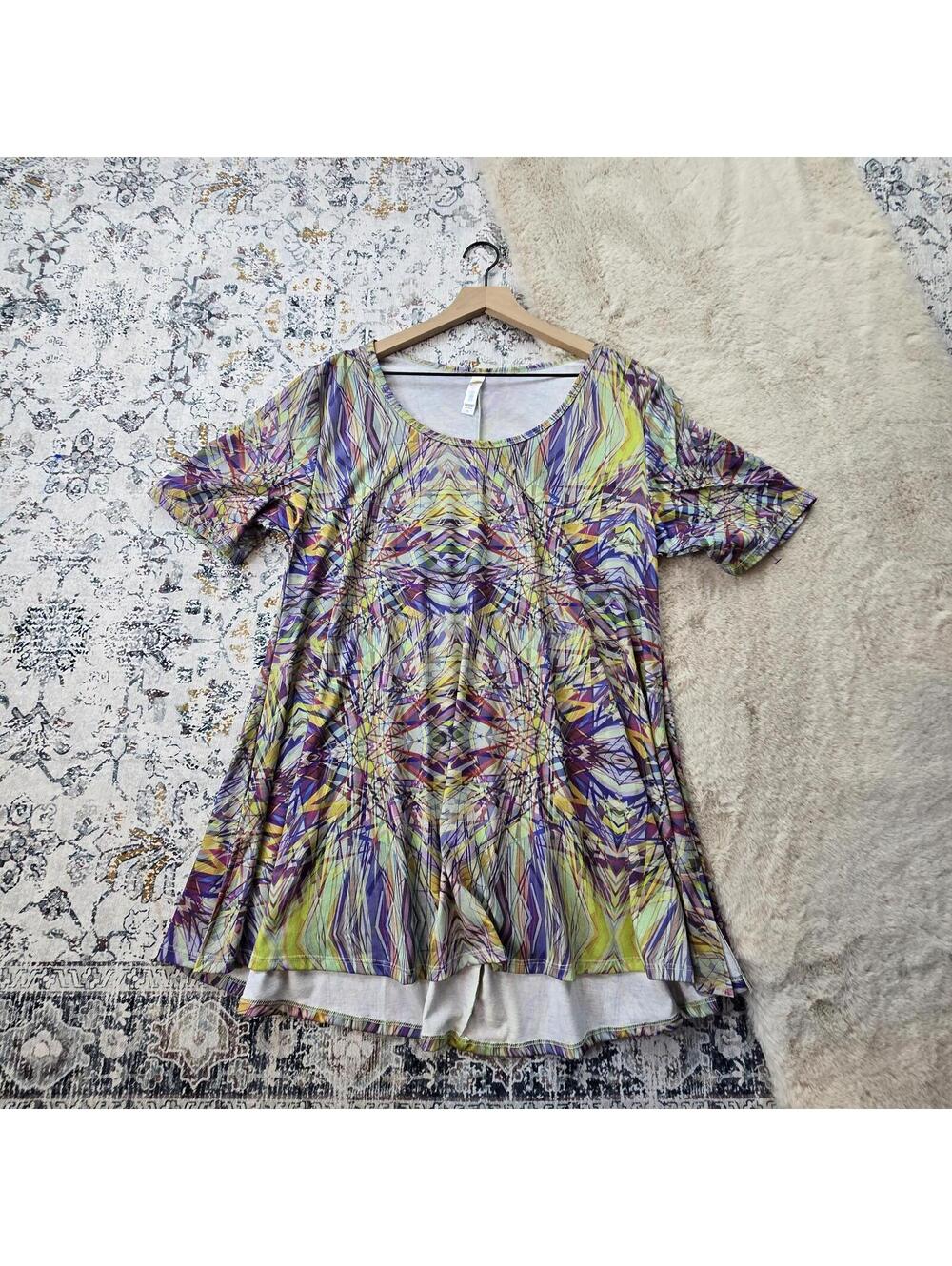 Lularoe Perfect T with MultiColor Abstract Design Women XL